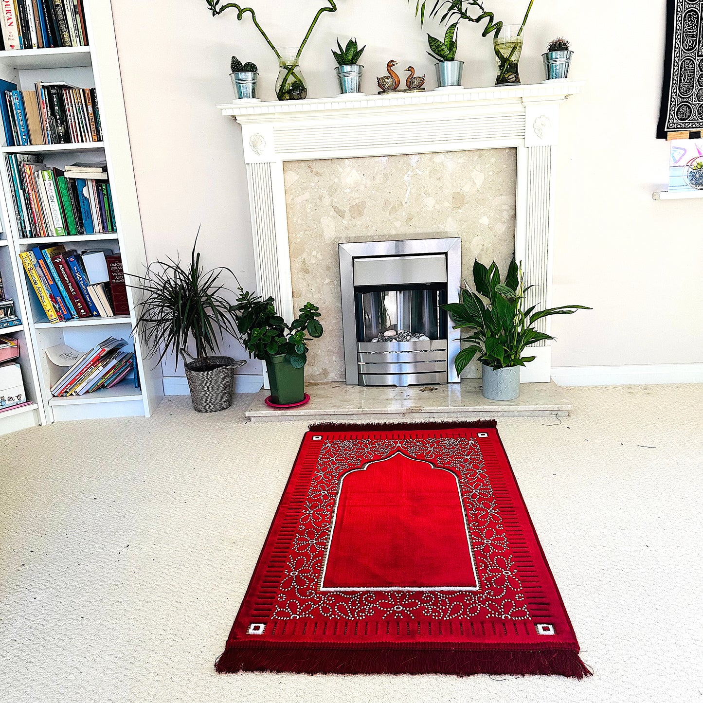 New Mihrab Style Velvet Prayer Mat (750g)