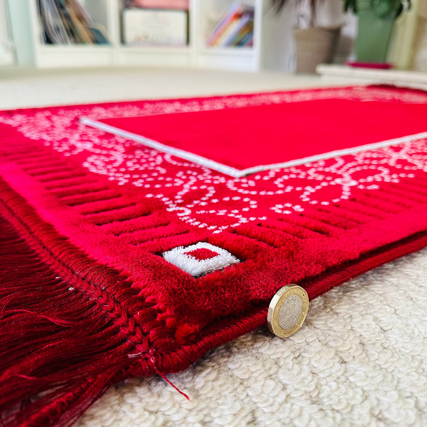 New Mihrab Style Velvet Prayer Mat (750g)