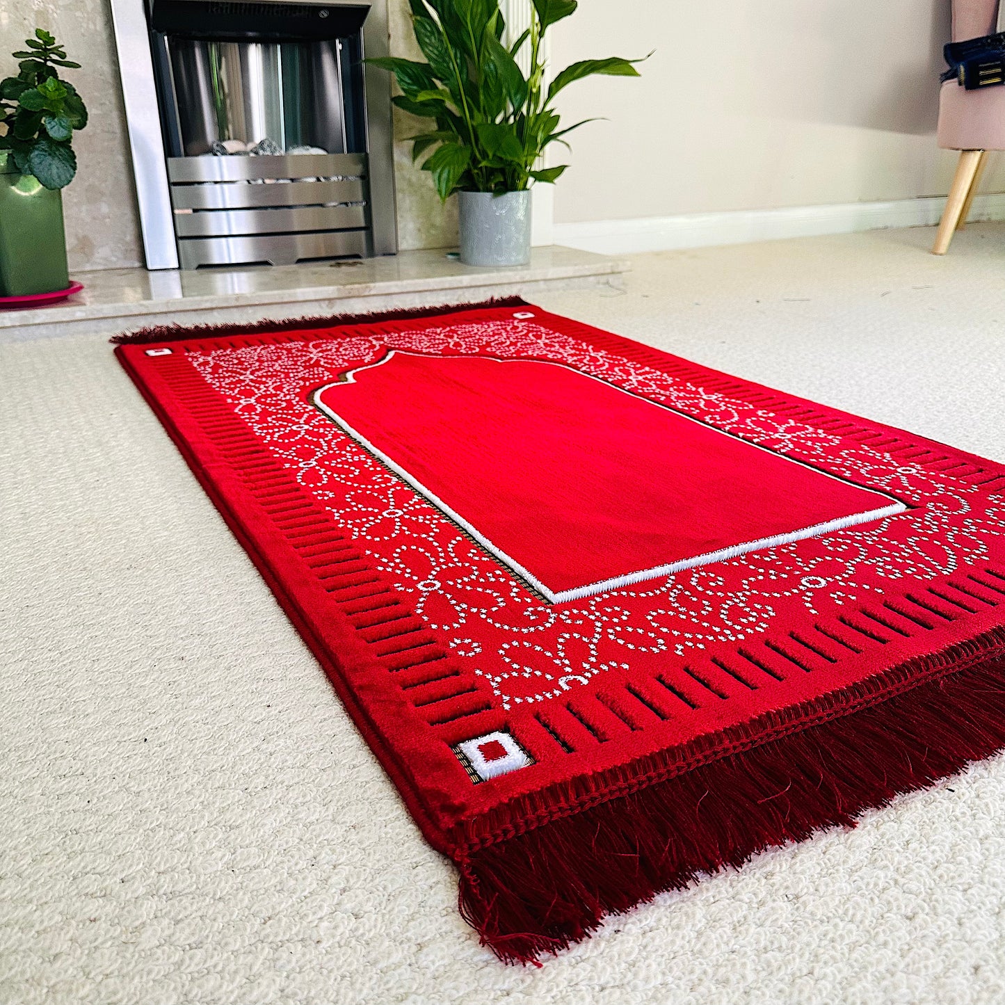 New Mihrab Style Velvet Prayer Mat, 750g