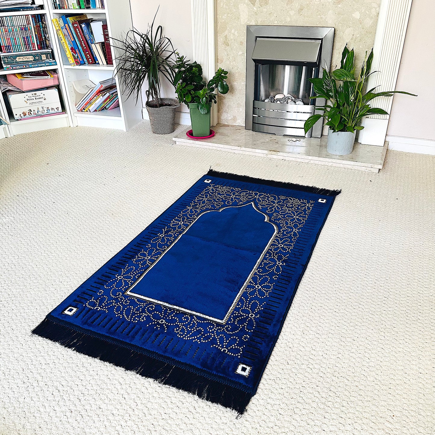 New Mihrab Style Velvet Prayer Mat, 750g