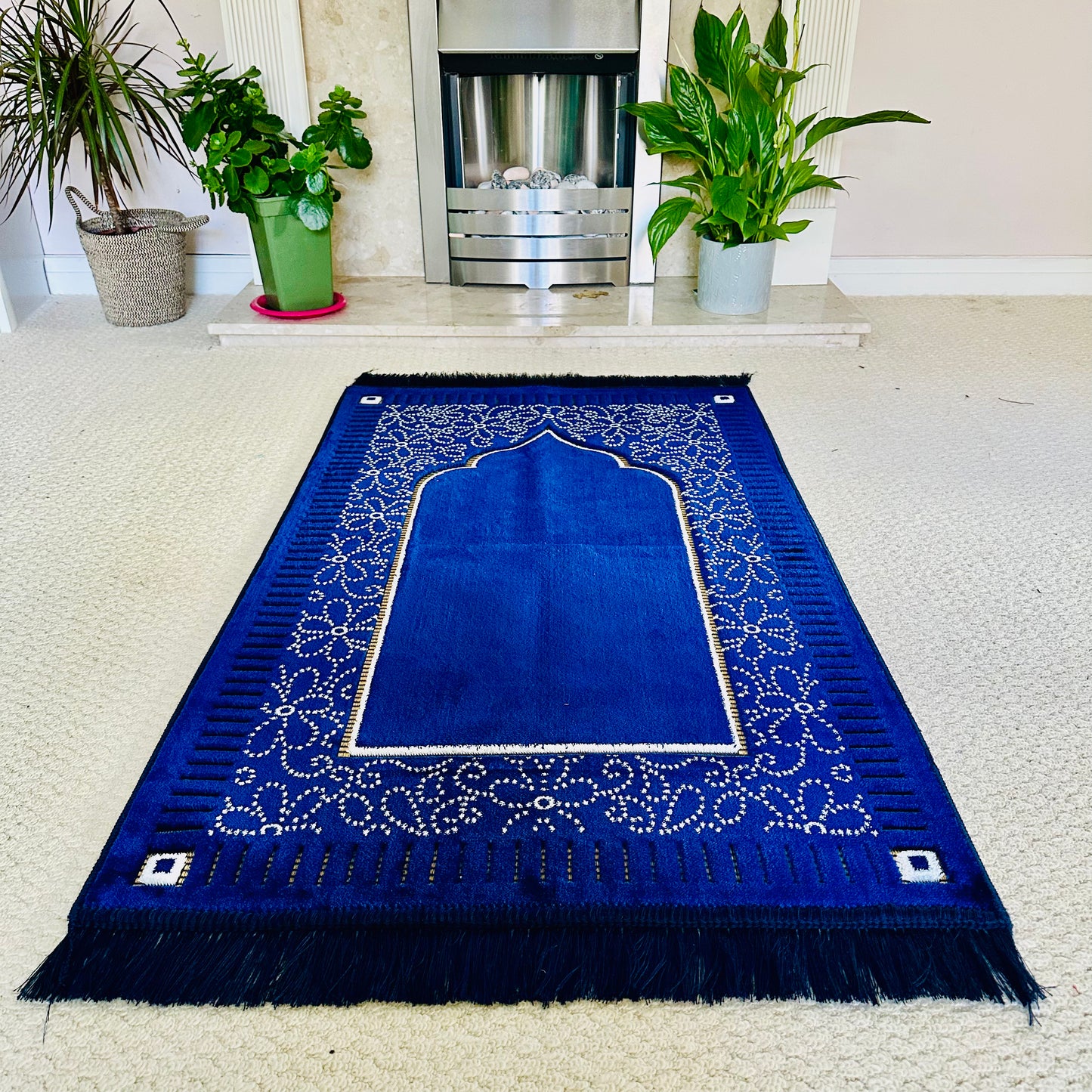 New Mihrab Style Velvet Prayer Mat, 750g